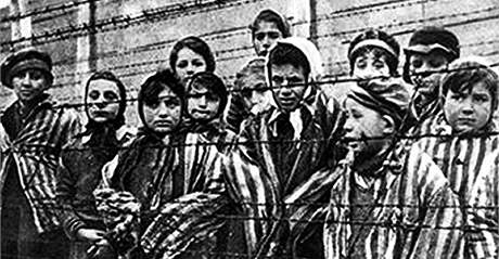 Osvtimské dti zachránné na konci války z tábora smrti.