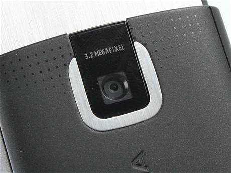 Recenze Nokia X3 detail2