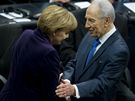 Izraelský prezident imon Peres s nmeckou kanclékou Angelou Merkelovou