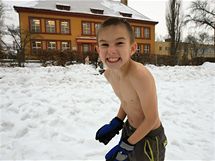 Vojta Straka pi otuovn dt zkladn koly Jubilejn sad o velk pestvce 