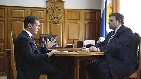 Nikita B�lych (vpravo) u prezidenta Dmitrije Medved�va