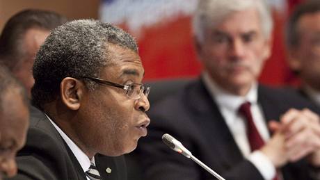 Haitský premiér Jean-Max Bellerive p�edstavil v Montrealu plán obnovy zem� (25. ledna 2010)