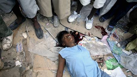 Mladá Rwandaise Blanfortová byla zabita bhem rabování v Portau-Prince. (22. ledna 2010)