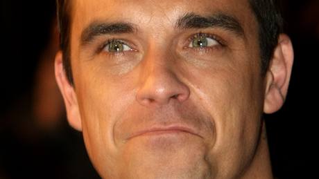 Robbie Williams v Cannes na pedávání NRJ Music Awards