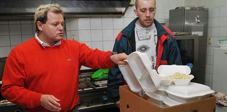 S nápadem rozdávání zbylého jídla přišel majitel brněnské restaurace Středověká krčma Richard Hošek
