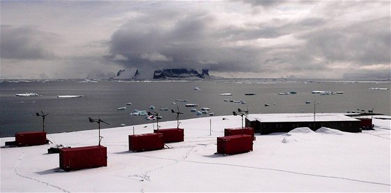 Celkový pohled na eskou vdeckou stanici J. G. Mendela na ostrov Jamese Rosse na Antarktid