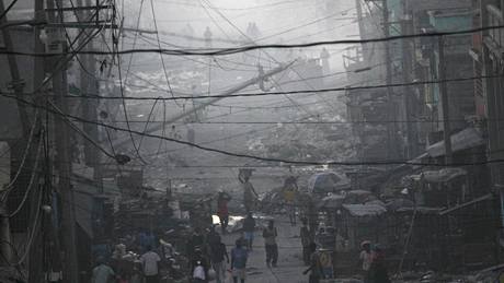 Do haitské metropole Port-au-Prince se vrací �ivot (7. února 2010)