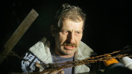 estatyicetiletý tefan Rolník z Louovic na eskokrumlovsku je historicky prvním lovkem v esku, který si odpykává trest domácího vzení. Ten mu zaal bet prvního února.