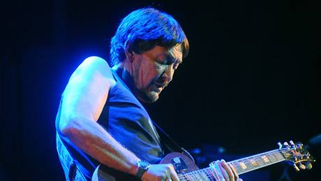 Chris Rea (Praha, Kongresové centrum, 1. února 2010)