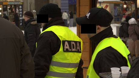 Protidrogové hlídky soukromé bezpe�nostní agentury v Praze na Václavském nám�stí.