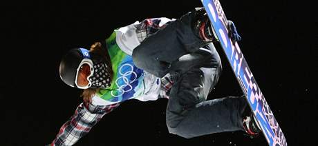 HVZDA. Americký snowboardista Shaun White si dojel na U-ramp pro zlatou medaili.