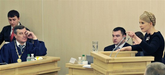 Julija Tymoenková u ukrajinského nejvyího správního soudu (19.2.2010)