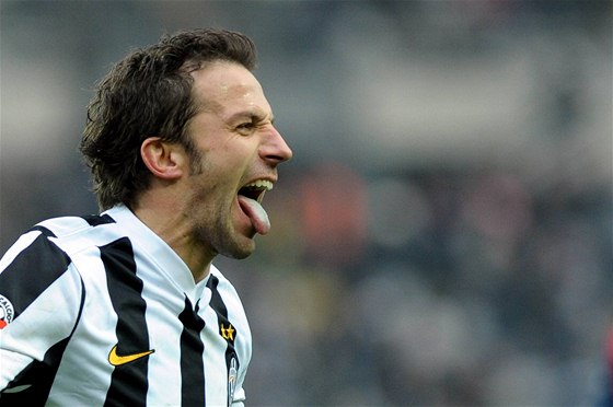 Útoník Alessandro del Piero z Juventusu se raduje z gólu