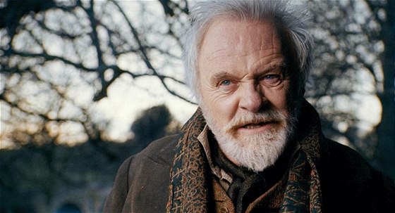 Sir Anthony Hopkins dostal lechtický titul od britské královny v roce 1993.