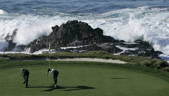 Scenérie v Pebble Beach, djiti nadcházejícího US Open.