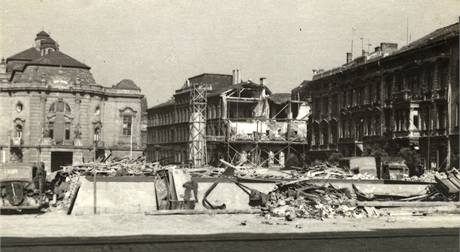 Budova ústeckého muzea po bombardování města za druhé světové války.