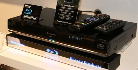 První 3D Blu-ray přehrávač DMP-BDT300