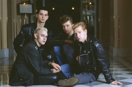 Depeche Mode v roce 1986 (vzadu zleva David Gahan, Alan Wilder, vpedu zleva Martin Gore, Andy Fletcher)