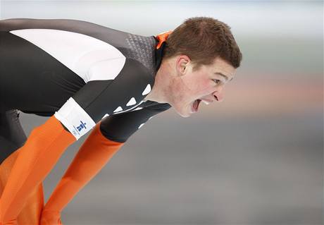 Nizozemsk rychlobrusla Sven Kramer prv dojec do cle olympijskho zvodu na 5 000 metr.