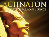 Přebal knihy Achnaton a Nefertiti faraoni slunce