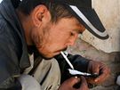 Narkomani v afghánském Kábulu.