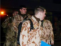 Odlet eskch vojk Provinnho rekonstruknho tmu (PRT) do afghnskho Lgaru. (15. nora 2010)