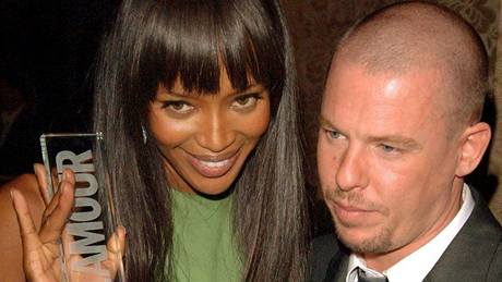 Alexander McQueen s Naomi Campbellovou