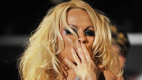 Pamela Andersonová na přehlídce A*MUSE na newyorském týdnu módy