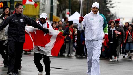 Vancouver, olympijská �tafeta ve m�st�