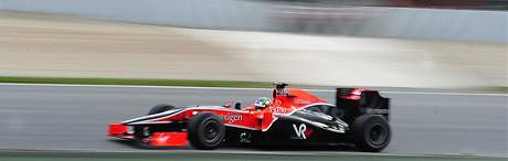 V BARCELON. Lucas Di Grassi s monopostem týmu Virgin Racing.