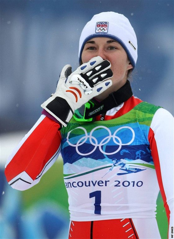 Radost české slalomářky Šárky Záhrobské z třetího místa v olympijském závodě.