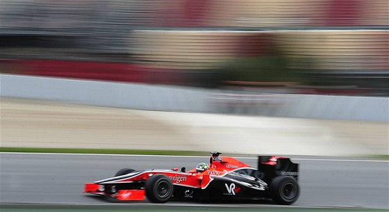 V BARCELON. Lucas Di Grassi s monopostem týmu Virgin Racing.