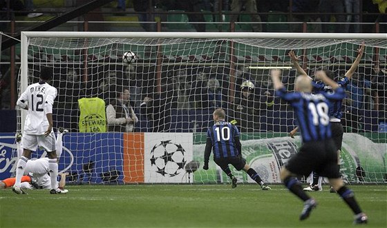 Chelsea práv dostává gól, fotbalisté Interu Milán se v osmifinále Ligy mistr radují