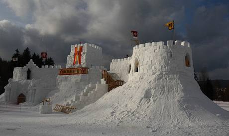 Dobvn snhovho hradu Harrachtejn. (20. nora 2010)