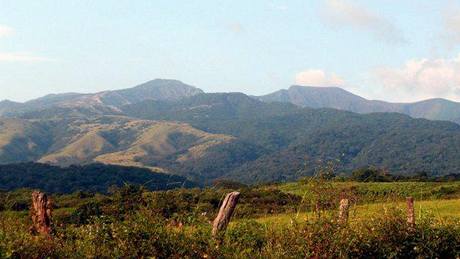 Pohled na sopku Rincon de la Vieja z Nrodnho parku Cordillera de Guanacaste.