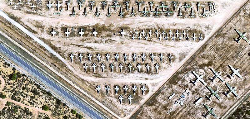 Hbitov letadel americké armády u msta Tucson v Arizon.
