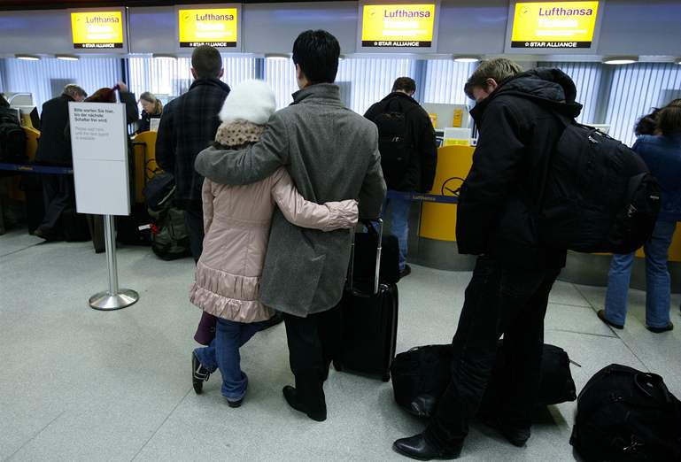 Cestující si mní letenky poté, co Lufthansa zruila kvli stávce pilot adu let.