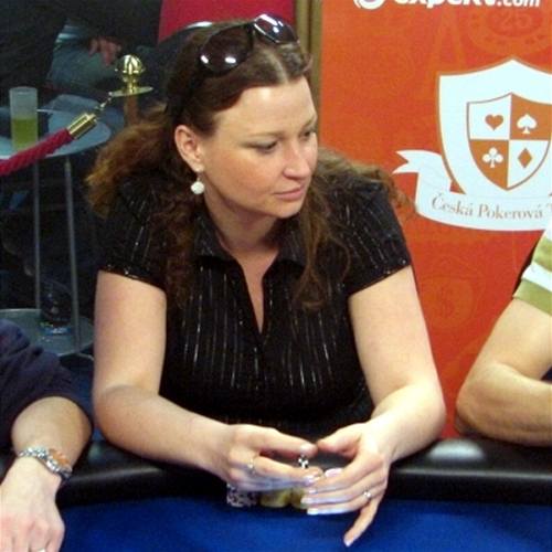 Dana R��i�ková, nejlep�í �eská pokerová hrá�ka: S p�edsudky jsem se je�t� nesetkala. �en je v pokeru tak málo, �e je ka�dý rad�i podporuje.