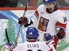 Tomá Plekanec se raduje spolu s Eliáem ze vstelení gólu Rusku.