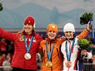 Nejlepí ti závodnice z olympijské disciplíny v rychlobruslení na 1 500 metr. Zleva: Grovesová, Wüstová, Sáblíková