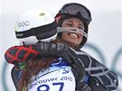 DOJELY JSME! Libanonské reprezentantky Chirine Njeimová (elem) a Jacky Chamounová si olympijský slalom uívaly bez ohledu na umístní.