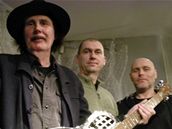 Bonzo & The Resonators (zleva Peter Bonzo Radvnyi, Ivan Tomovi, Erich Bobo Prochzka)