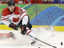 Kanadsk tonk Sidney Crosby v zpase proti Rusku.