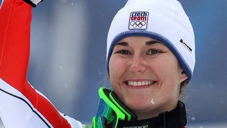 PALEC NAHORU. Česká lyžařka Šárka Záhrobská zvládla obě kola slalomu speciál a získala na olympiádě ve Vancouveru bronzovou medaili.