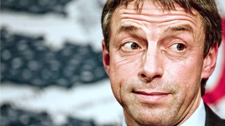 Pavel Bém p�i rozhovoru s Barborou Tachecí.