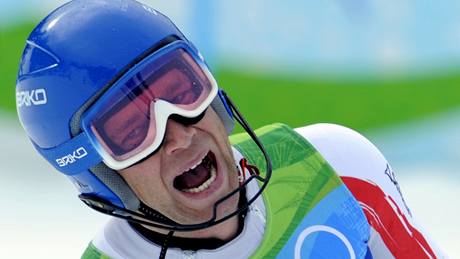 Zklamaný Benjamin Raich skončil v olympijském slalomu čtvrtý a pohřbil poslední rakouskou naději na mužskou medaili v alpských disciplínách.