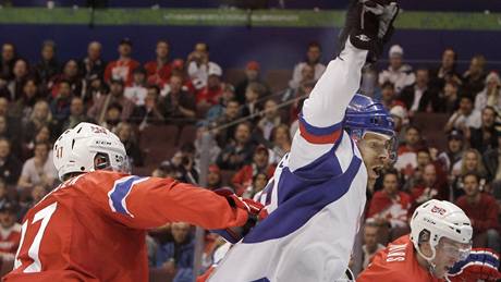 Slovenský úto�ník Michal Handzu� se raduje poté, co skóroval proti Norsku