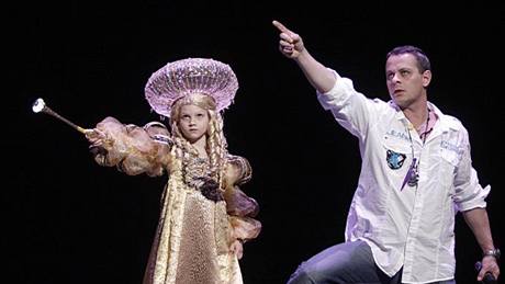 Danielu H�lkovi více slu�el démon s rozervaným srdcem ne� dobrodruh létající na kouli.