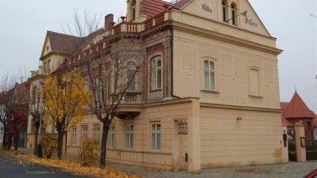 Novorenesan�ní vila v �atci je sídlem Regionálního muzea K. A. Polánka