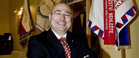 Martin Barták v dob, kdybyl ministrem obrany (kancelá, bezen 2010).